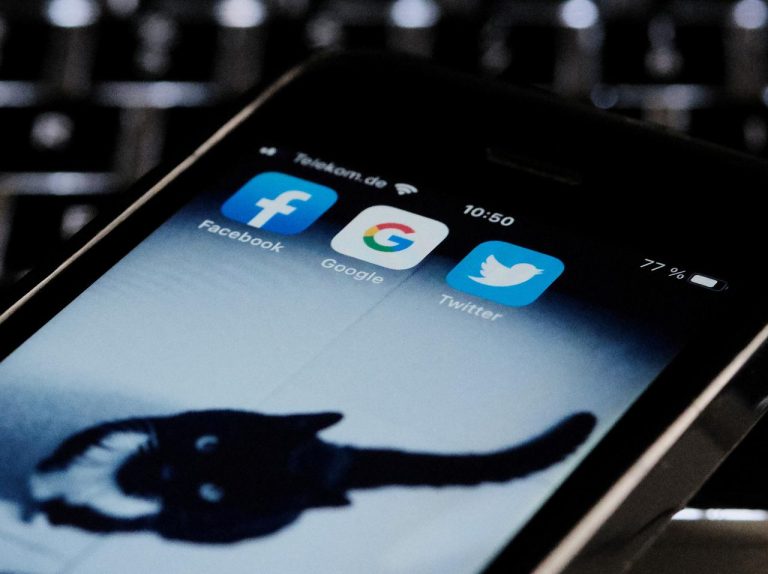 iPhoneのホーム画面にアプリの『中身』を表示しておけるライフハック!「天気」「メモ」など