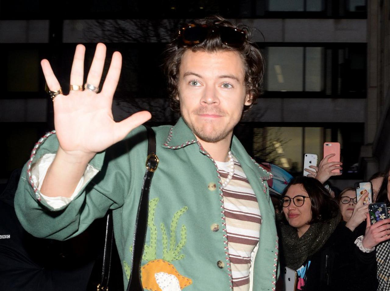 ハリー・スタイルズ、恋人オリヴィア・ワイルドとイタリアでバカンスを満喫