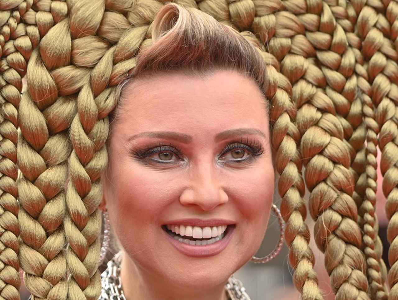 カンヌ国際映画祭の「風物詩」、ロシア人俳優のヘアスタイルが今年もヤバかった