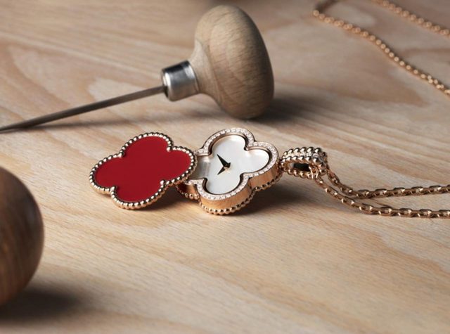 ヴァン クリーフ＆アーペルのペンダントウォッチにときめく