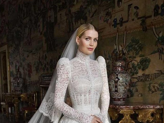 ダイアナ妃姪、32歳年上の富豪と結婚！ウェディングドレスは自身と縁があるブランド