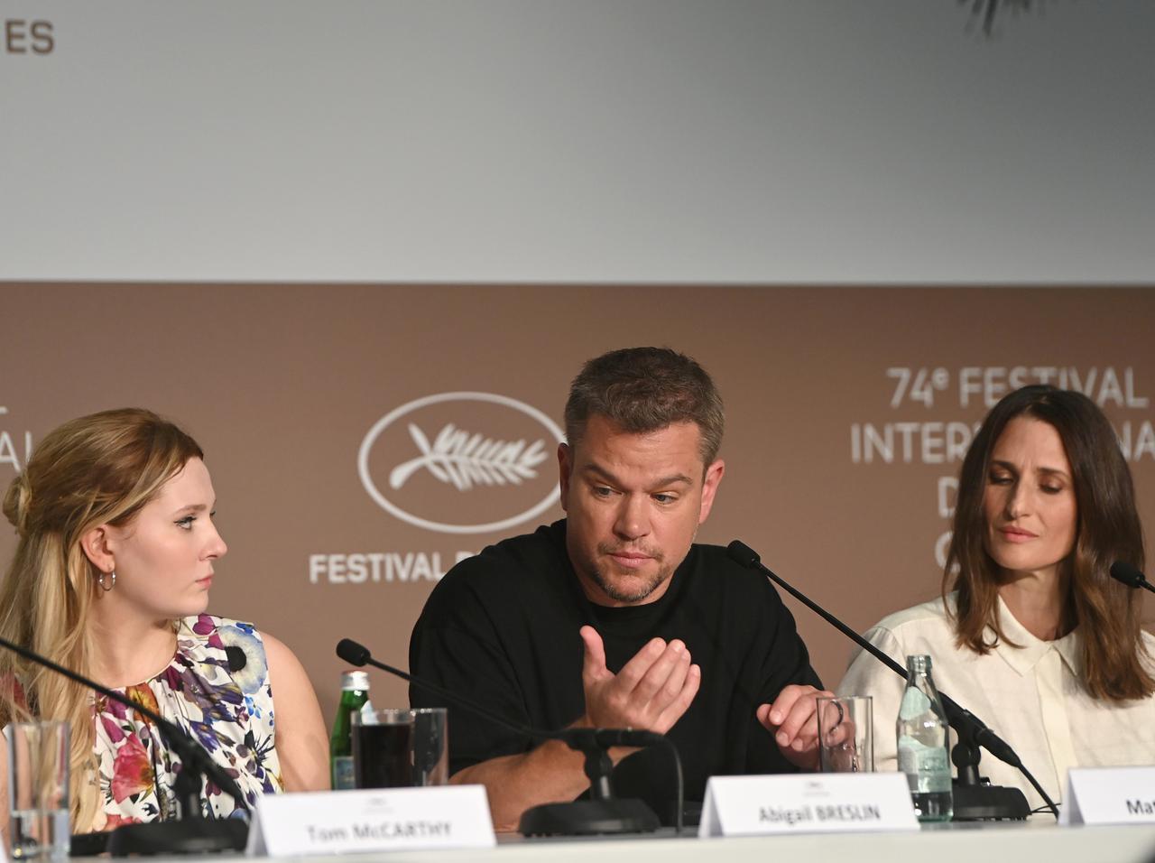 カンヌ国際映画祭で会場からスタンディングオベーション、マット・デイモンが感極まって…