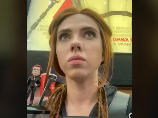 ブラック・ウィドウそっくりさん！フォロワー580万人のロシア人TikTokerがスカヨハでしかない