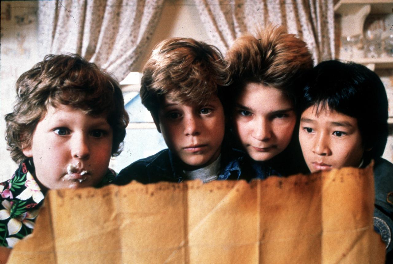 『グーニーズ』️監督、チャンク役の大学進学費用を払ってあげていた!現在は弁護士に