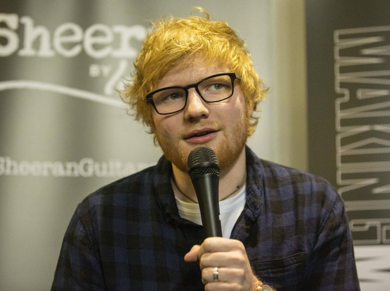 エド・シーラン、父親になってからは残業ナシの「9時〜17時」で働いている