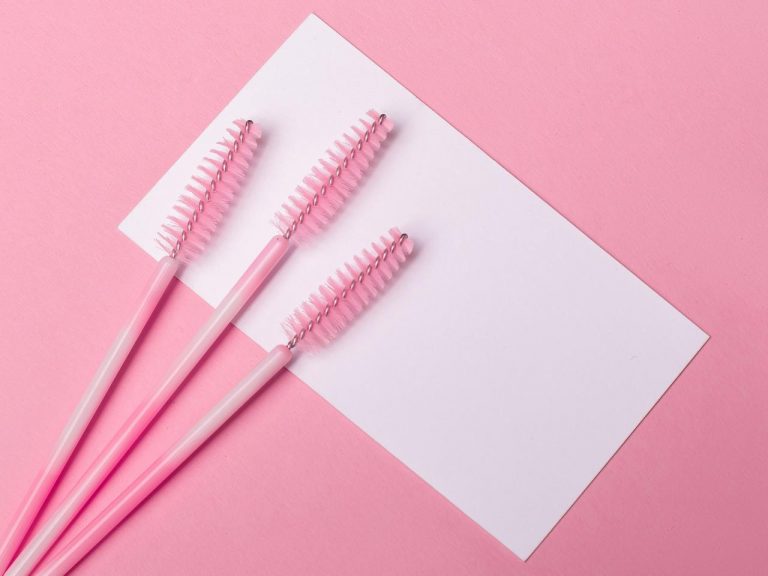 眉以外にもこんなに使える!スクリューブラシのおすすめ活用方法