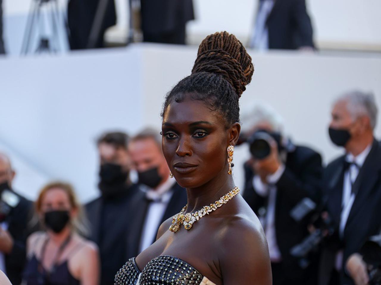 カンヌ国際映画祭で豪華なジュエリーをつけていた俳優が窃盗被害にあう