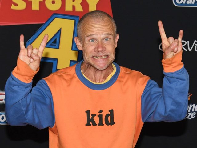 レッド・ホット・チリ・ペッパーズ、フリーが「美しいねずみの尻尾」とお別れ