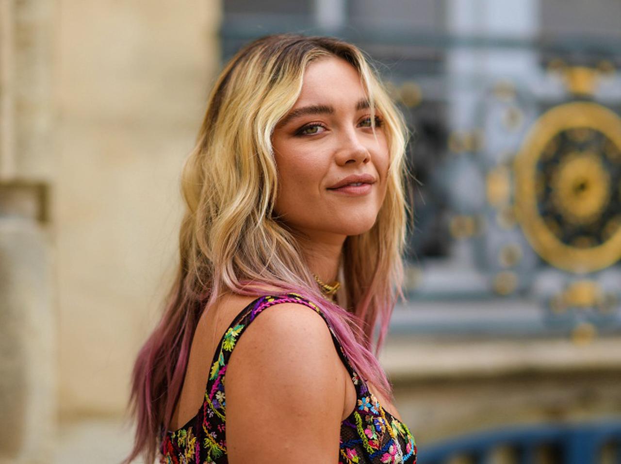 フローレンス・ピュー、『ブラック・ウィドウ』上映中にお喋りしまくって反省