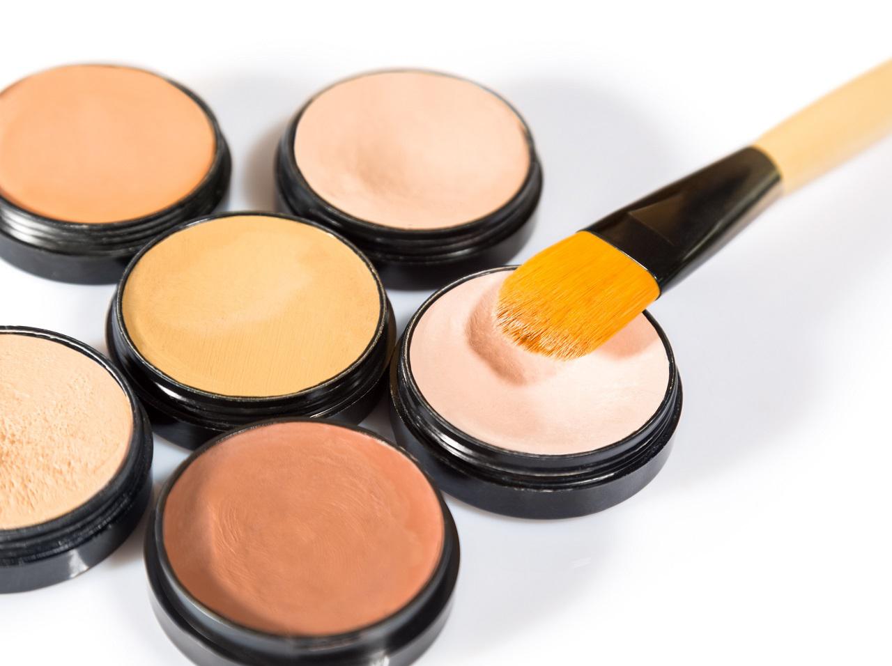 コンシーラーのヨレ、悪目立ちを招く！避けるべきNG行為4つ