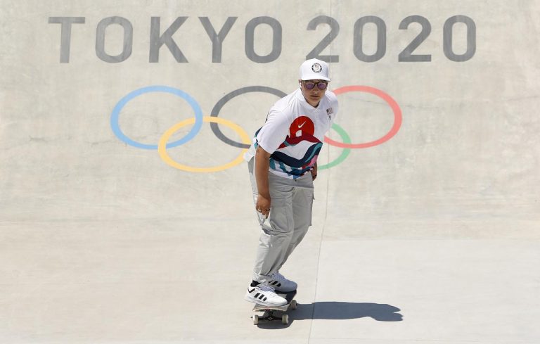 五輪スケートボードの解説、ノンバイナリー選手のジェンダー代名詞の言い間違いに米英で指摘