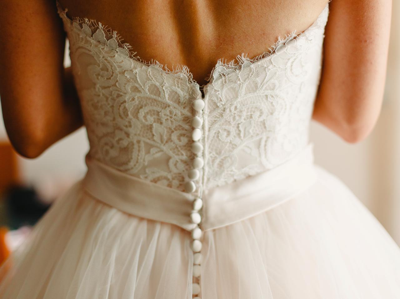 黒人はブライダルショップに入店拒否、94歳で70年越しにウェディングドレスを着た女性の姿に感動