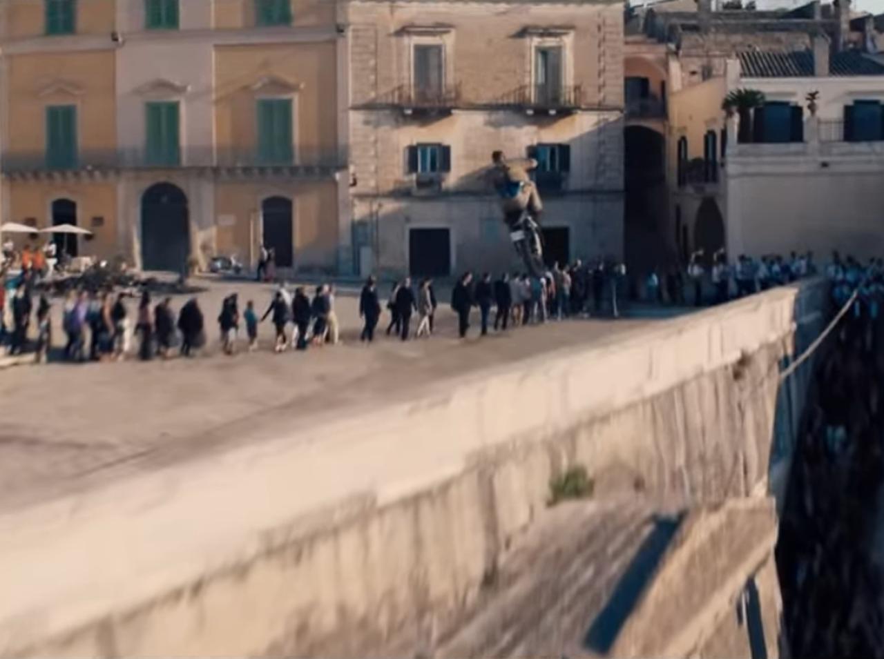 『007/ノー・タイム・トゥ・ダイ』のアクションがやっぱり最高!“新旧007”の共演シーンも