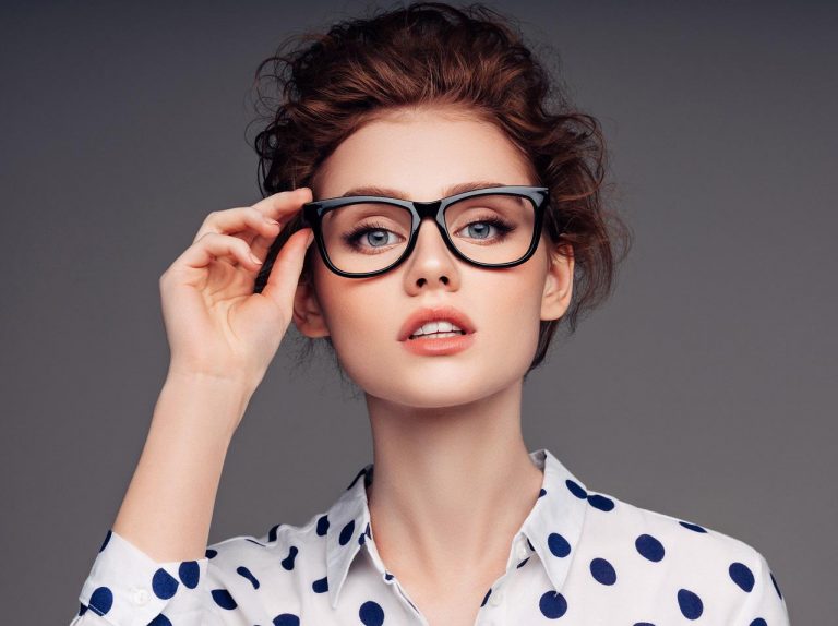 メガネの「鼻パッド」でファンデが落ちる！よくある悩みを解消するメイクの裏ワザ