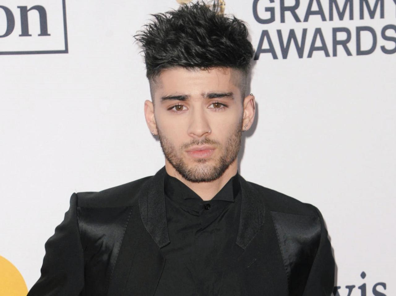 ゼイン・マリク、ついに顔面にタトゥーを入れる