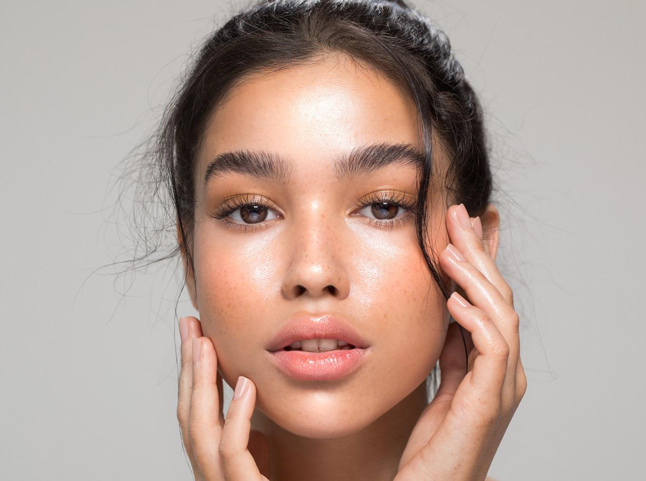 ナチュラルなアイラインが引ける！プロが勧める意外なアイテムとは？