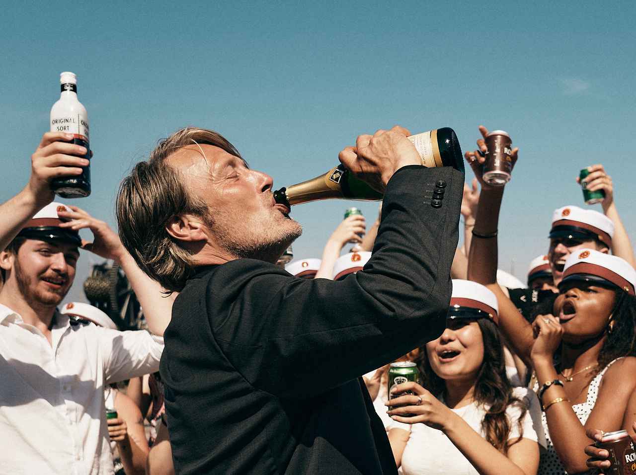 マッツ・ミケルセン主演の期待作『アナザーラウンド』オンライン試写をプレゼント！