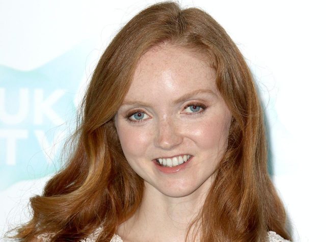 モデルのリリー・コール、「私はストレートではない」とカミングアウト