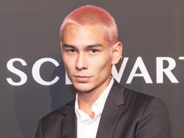 『ゴシップガール』リブート版のネイト！アキ役のエヴァン・モックが魅力的すぎる【特集】