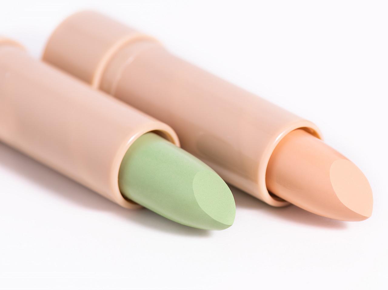 コンシーラーを浮かせない!ニキビをキレイにカバーするプロのコツ