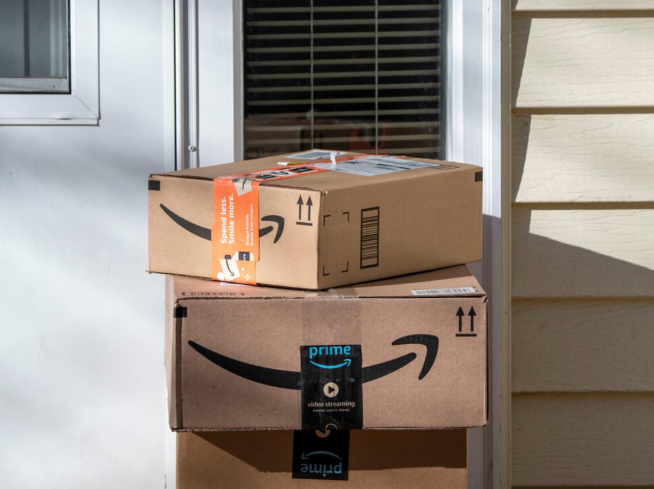 アマゾンの「配達完了写真」、写すのは“それじゃない”と爆笑の嵐