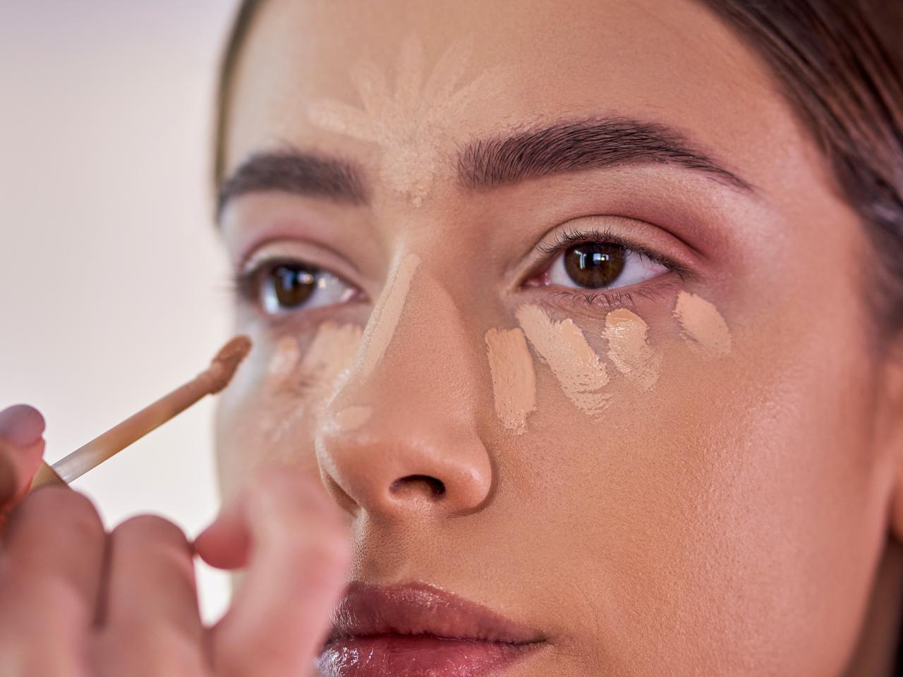 プロも愛用!“目の下のクマ”をきれいに隠す実力派コンシーラー5選