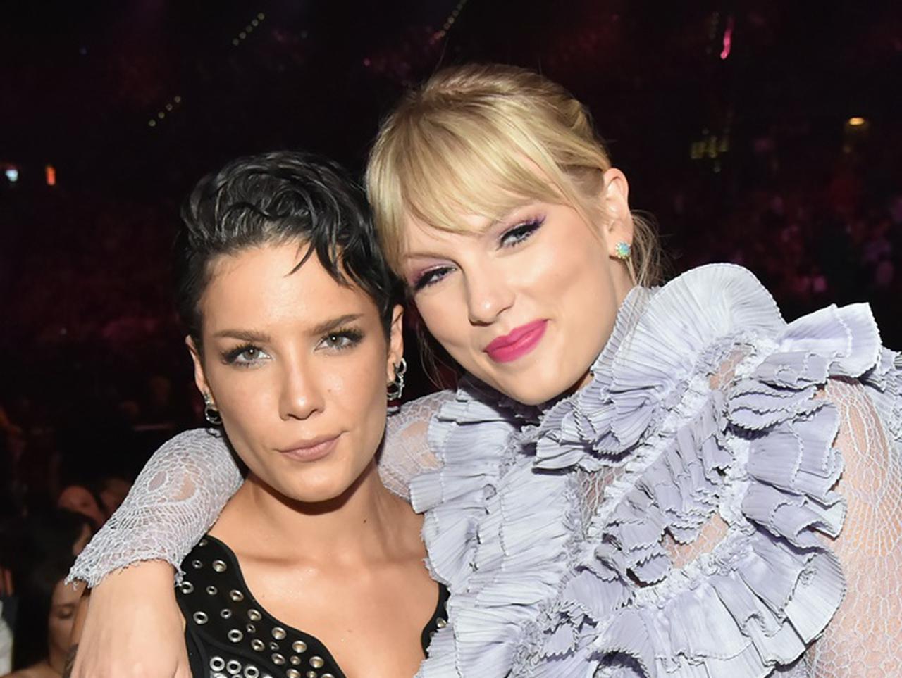 テイラー・スウィフト、ホールジーの新アルバムに圧倒される