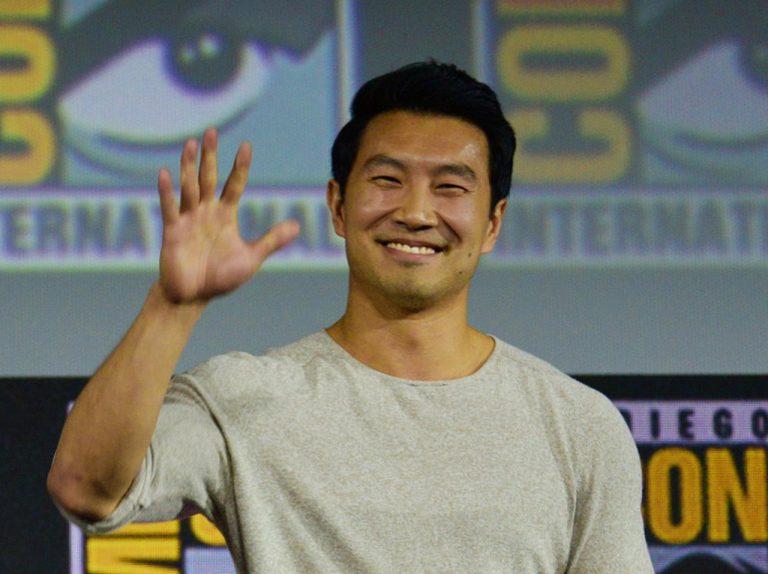 ディズニーCEOの発言に批判噴出、“『シャン・チー』のリリースは「実験」”主演のシム・リウが抗議