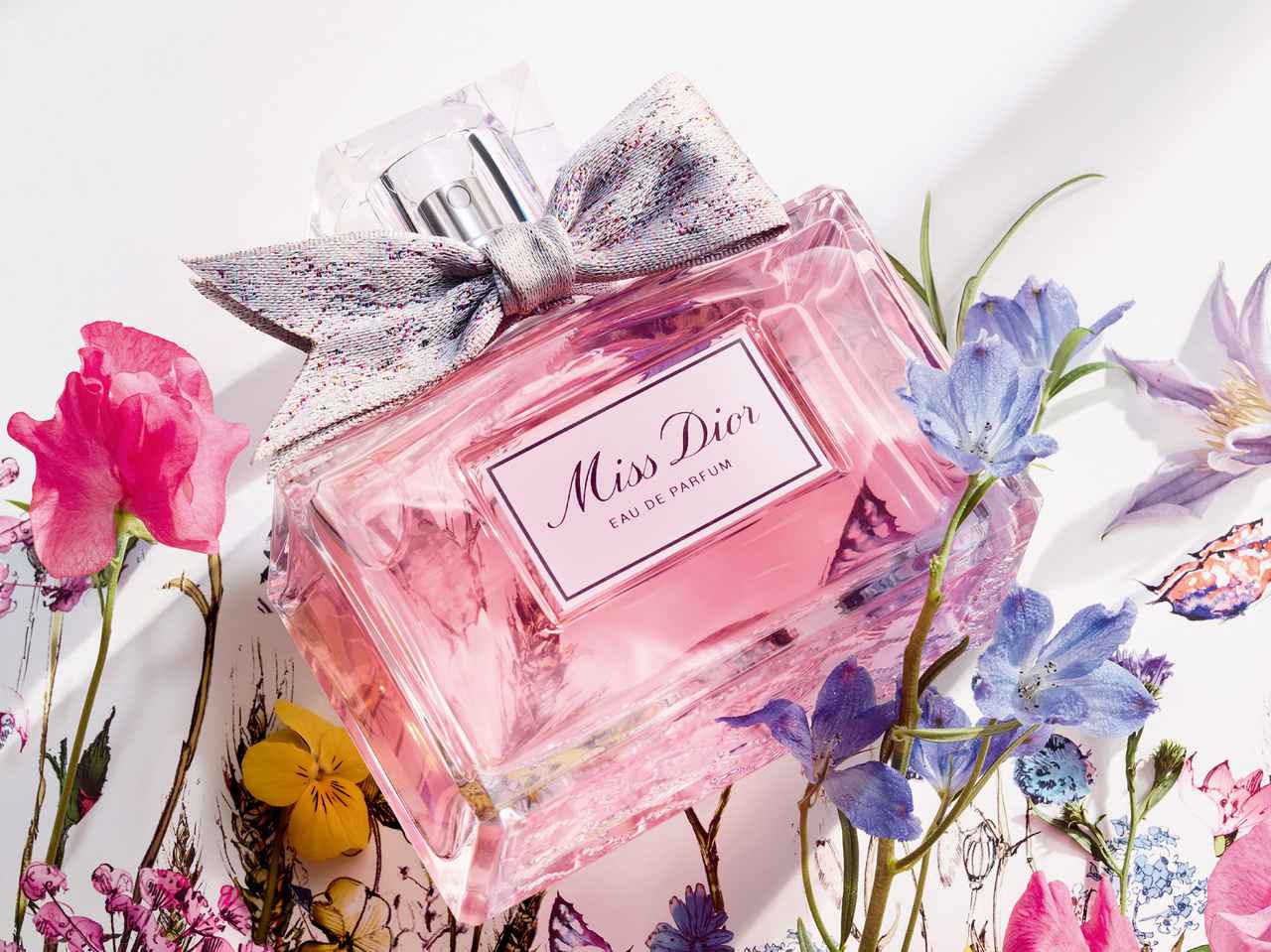 ディオール名香「ミス ディオール」がリニューアル、無数の花々を束ねた香り＆新しいリボン