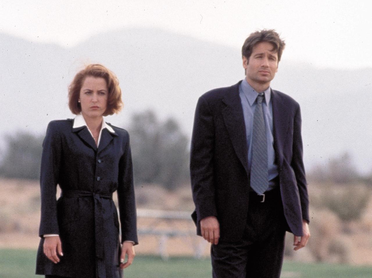 『X-ファイル』モルダー役、“あの赤ビキニ姿”を30年ぶりに再現！