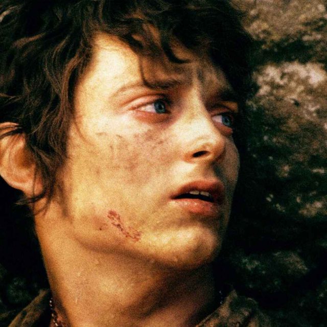 イライジャ・ウッド、『ロード・オブ・ザ・リング』の撮影初日に、脳震盪レベルのおならをしたと告白