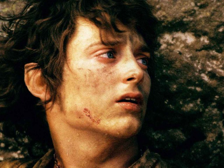 イライジャ・ウッド、『ロード・オブ・ザ・リング』の撮影初日に、脳震盪レベルのおならをしたと告白