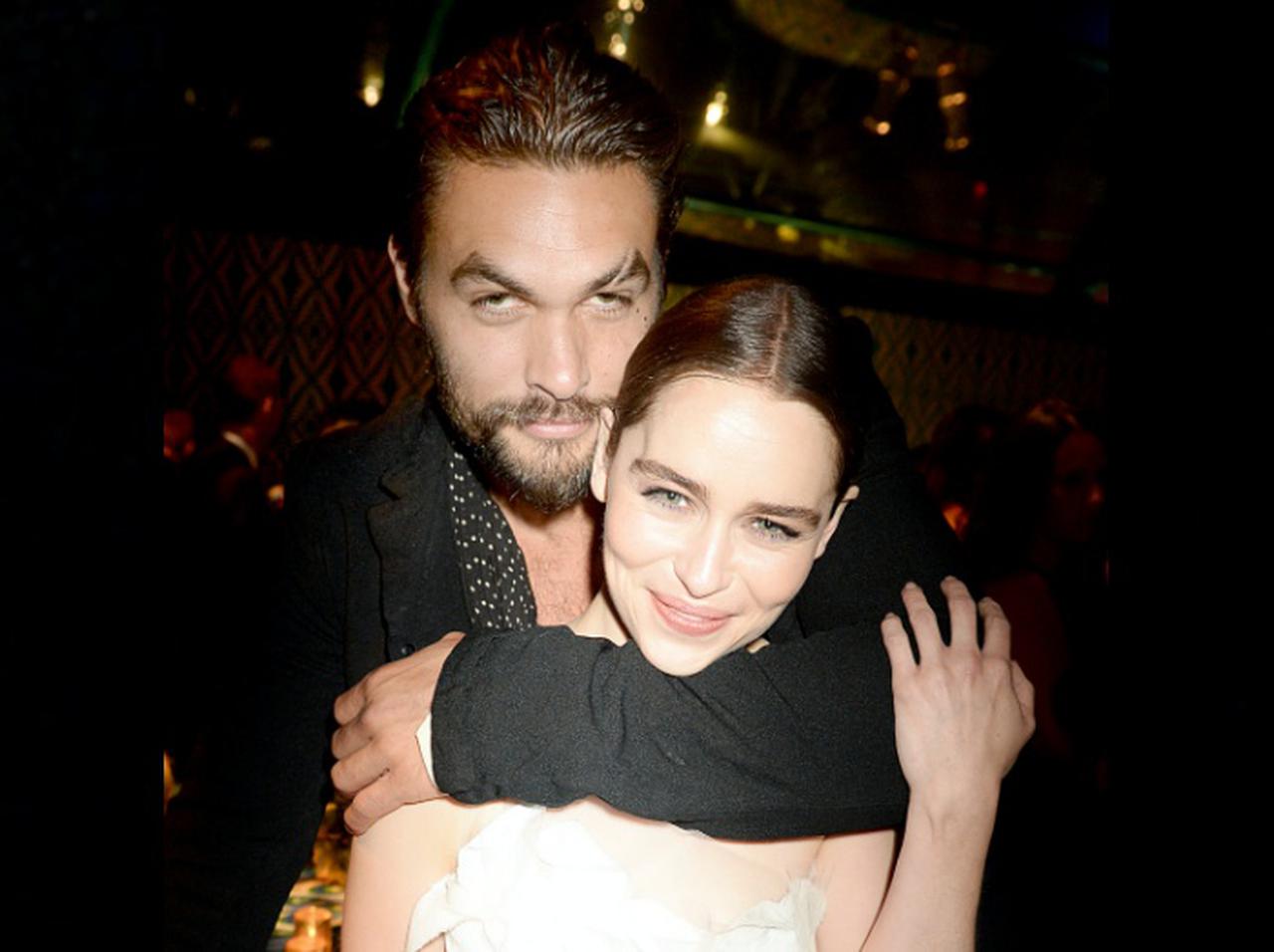 『ゲースロ』カール・ドロゴがカリーシを「お姫様抱っこ」、久々の2ショットが尊すぎる