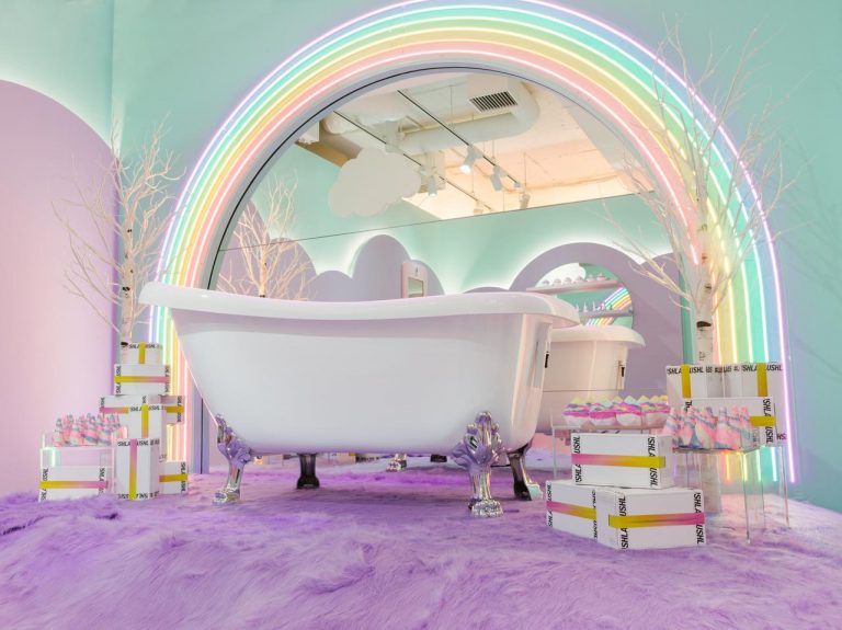 LUSH、“ユニコーン”の世界観へ没入体験できる「ポップアップスペース」をLUSH原宿店内にオープン