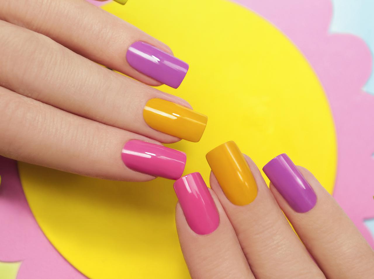 100均でも買える!「ネイルスタンプ」を使ったネイルの裏技がSNSで話題