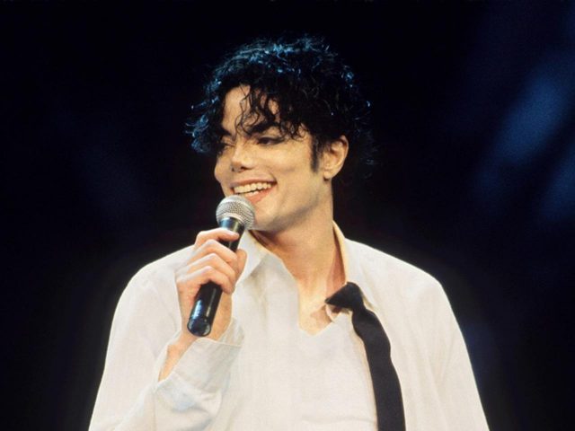 故マイケル・ジャクソン、63回目の誕生日に子供やジャネットが「恋しい」