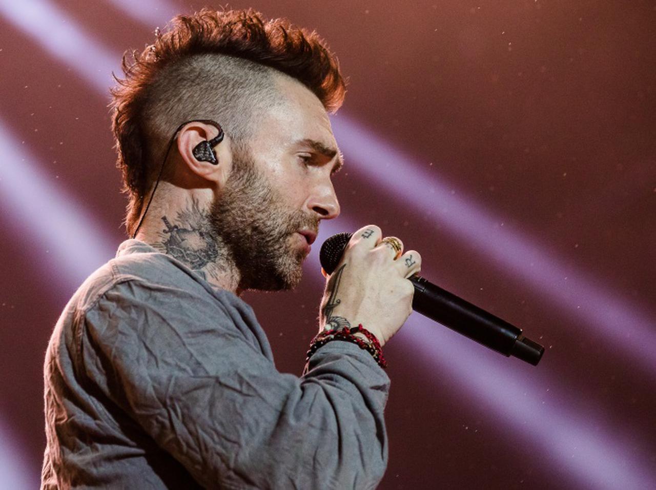 マルーン5、約1年半ぶりに入国許可されたカナダでライブを行なう最初の米アーティストに