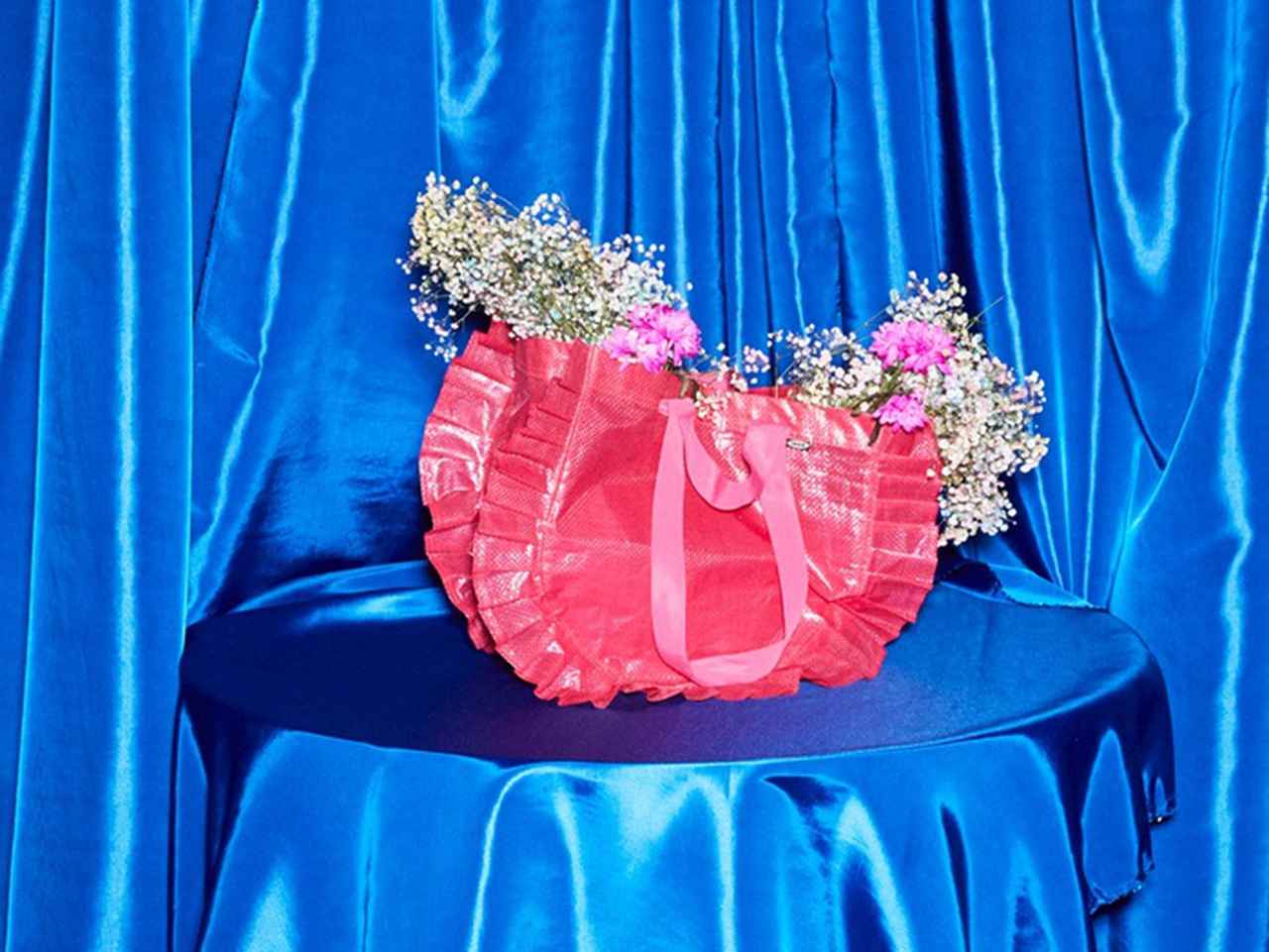 イケアの青のバッグとして知られる「フラクタ」がピンクに変身