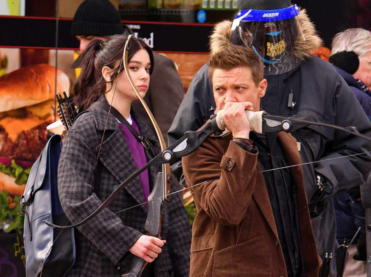 ヘイリー・スタインフェルドは「素晴らしい人間」！『ホークアイ』ジェレミー・レナーがベタ褒め【写真アリ】