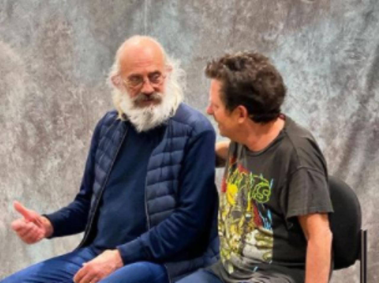 『バック・トゥ・ザ・フューチャー』マイケル・J・フォックスとクリストファー・ロイドが再会、ドクのひげが長い!