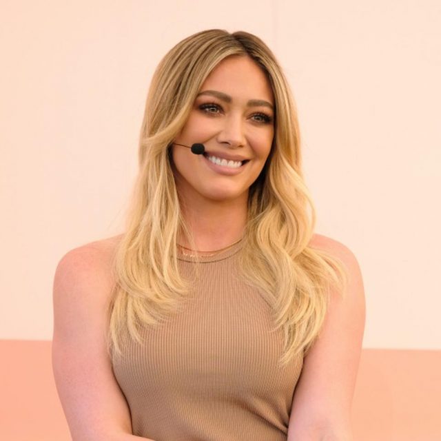 ヒラリー・ダフ、デルタ株に「ブレイクスルー感染」したことを明かす