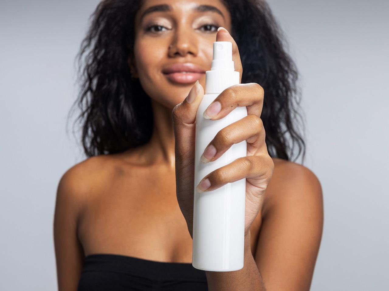 セッティングスプレーはこう選ぶ!メイクアップアーティストが教える3つのコツ