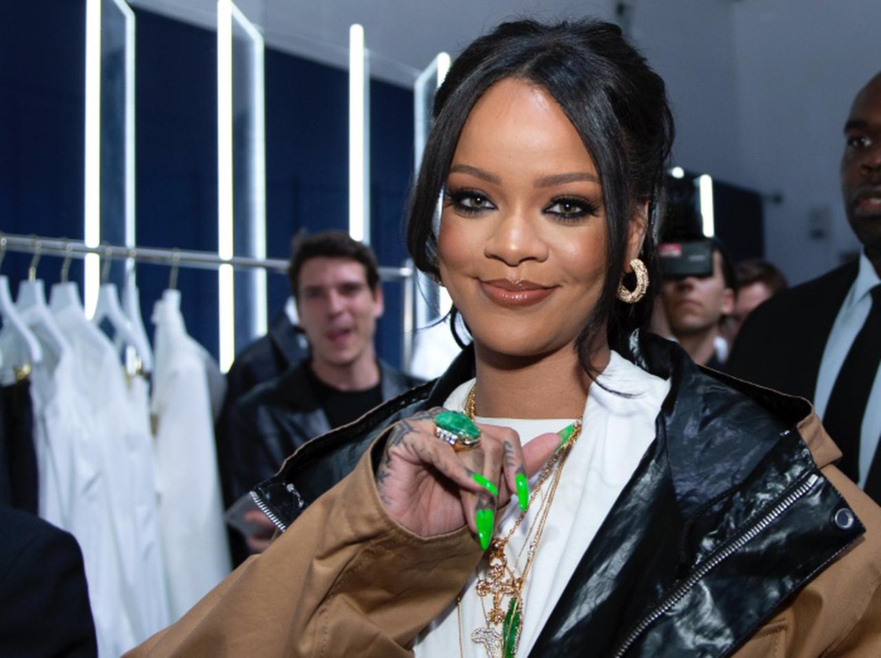 リアーナがついに「ビリオネア」に認定!フェンティで莫大な資産を築く