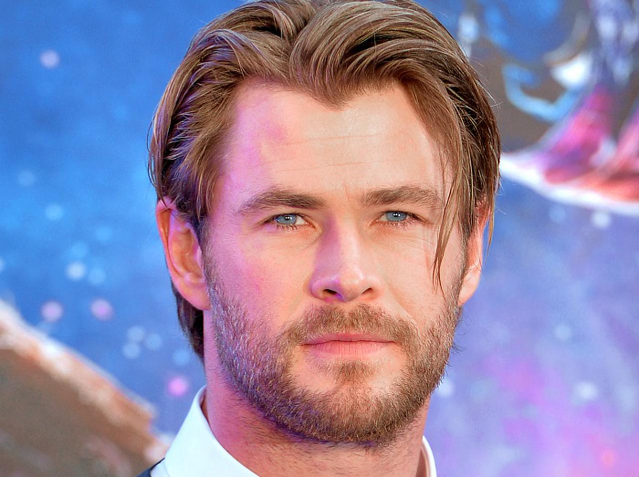 クリス・ヘムズワース、38歳の誕生日に“気が抜けている写真”を公開される