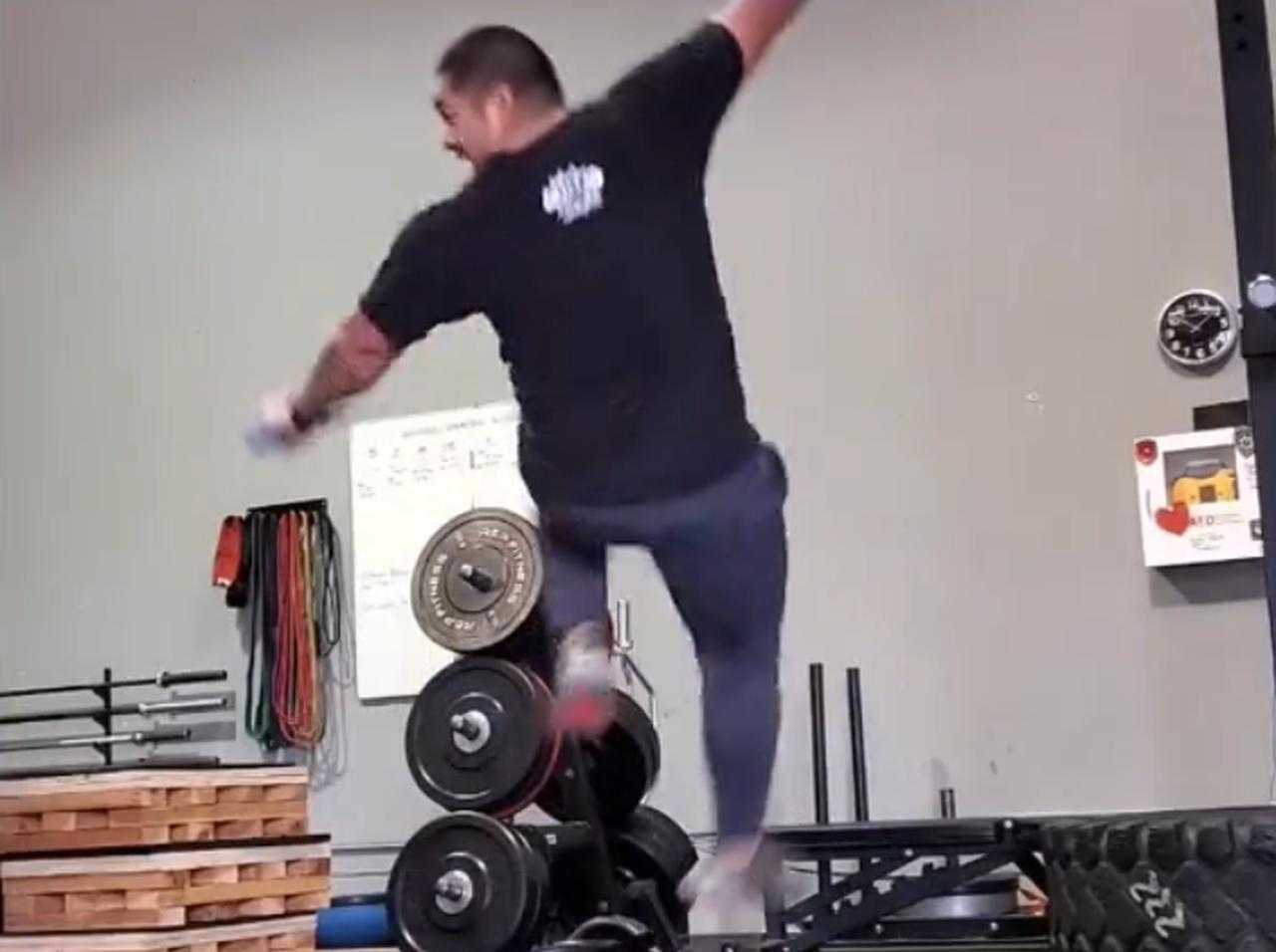 「『進撃の巨人』のつもりワークアウト」、これでリヴァイ兵長になれる…