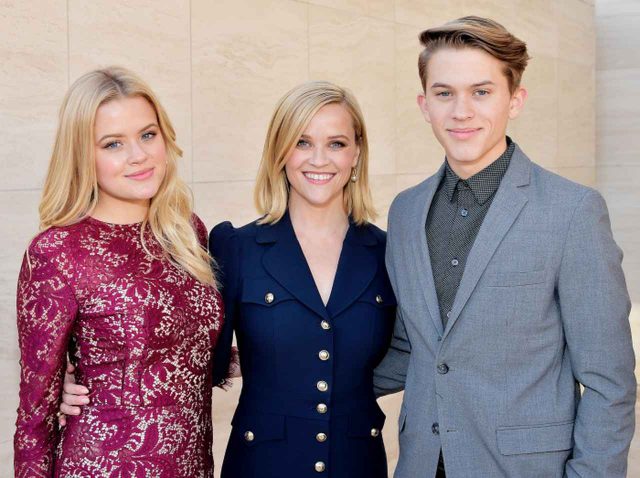 リース・ウィザースプーン、新米ママだった頃に「必要なサポートを受けられなかった」と明かす