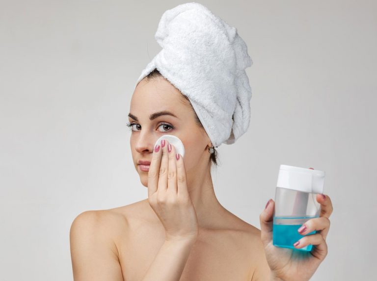 落ちにくい「アイメイク」をすっきり落とす!キレイに落ちるクレンジングのコツ