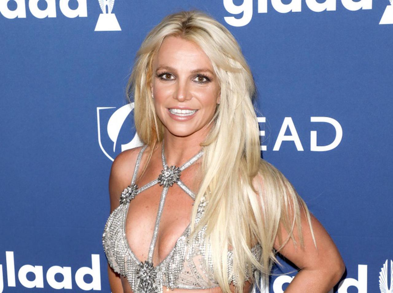 ブリトニー・スピアーズ、トップレス写真を投稿するようになった『悲しい理由』を明かす