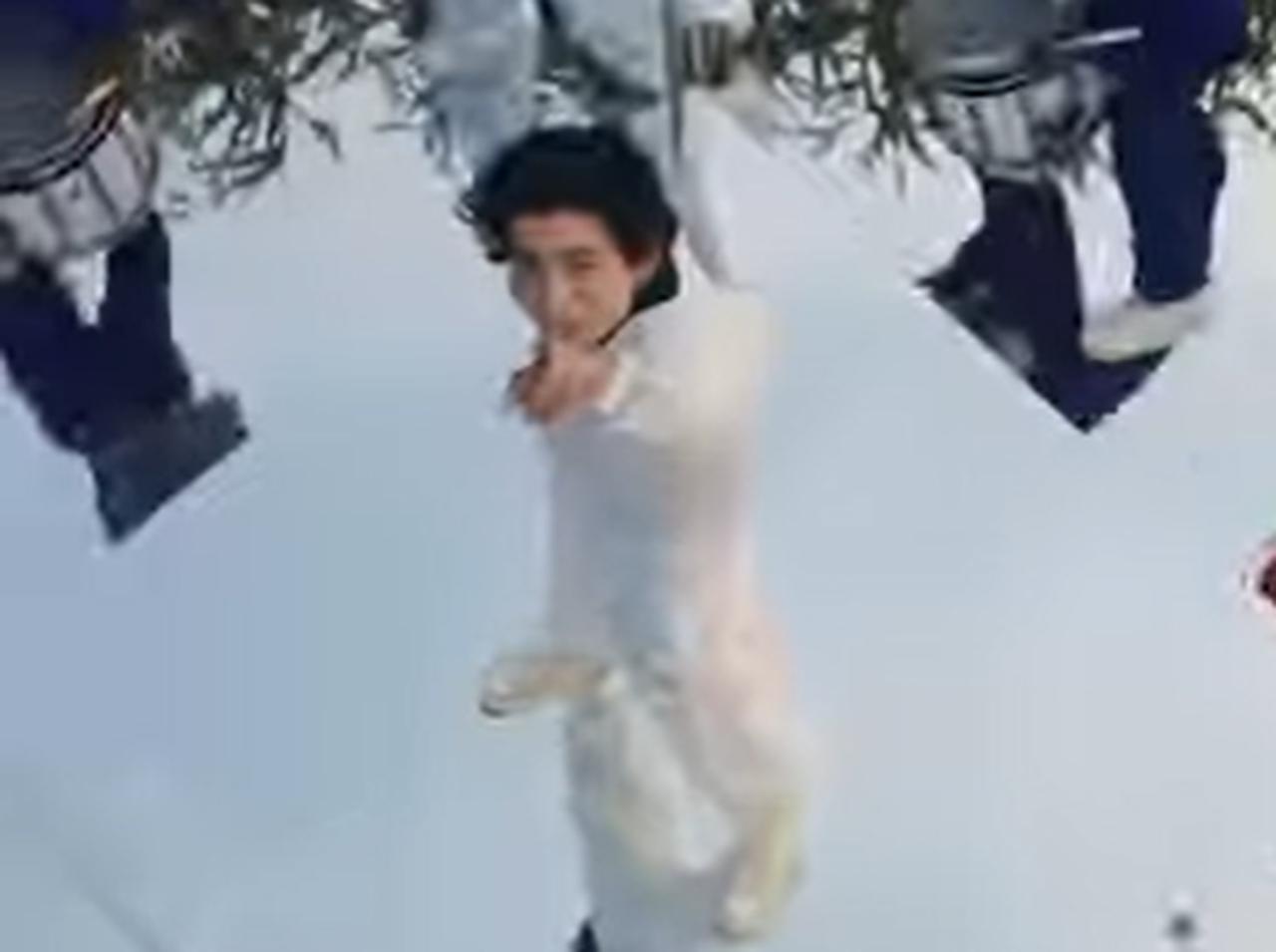 ティモシー・シャラメが「鏡の上」でダンスも、可愛くて癒される…