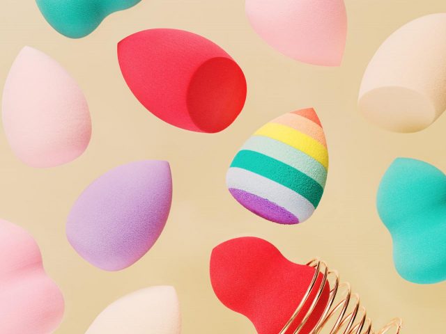 使い方によっては効果半減！メイクスポンジのNGな使い方とは